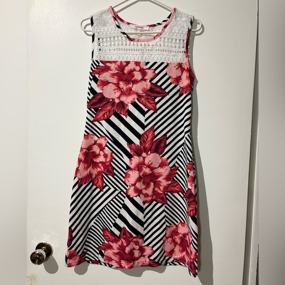 Le grenier Dresses & Skirts - 🎉4/30$🎉 Black and Pink Sleeveless Sheath Mini Dress🌸🖤